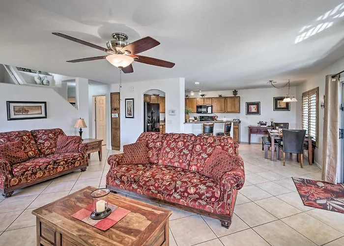 'bella Casa' W/ Pool & Hot Tub! Holiday home