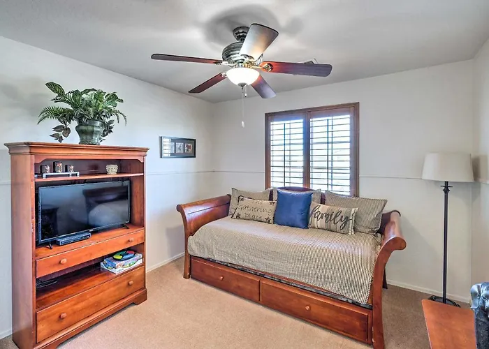 Holiday home 'bella Casa' W/ Pool & Hot Tub!