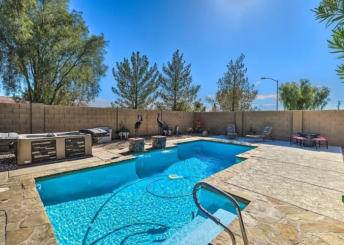 Holiday home 'bella Casa' W/ Pool & Hot Tub!