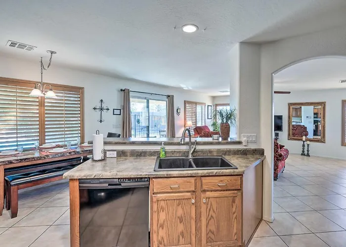 Holiday home 'bella Casa' W/ Pool & Hot Tub! *